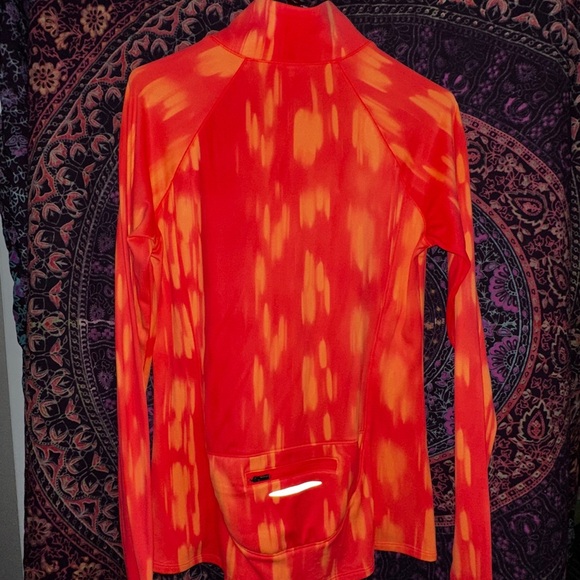 Under Armour 1/2 Zip, Fitted Athletic Shirt - Picture 5 of 5